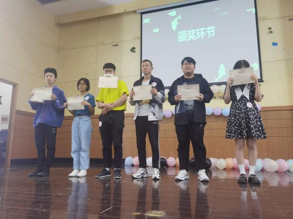 沙巴体育
“十佳歌手”比赛顺利举办