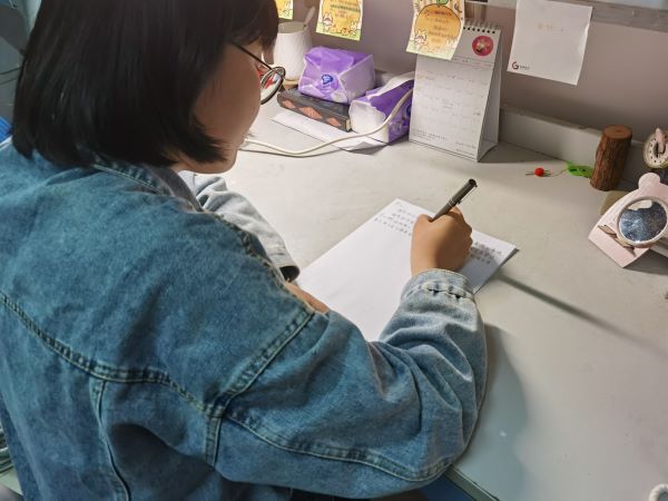 致敬革命母亲 沙巴体育
学子诵红色家书